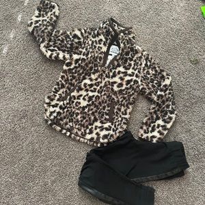 Cuddly Sherpa pullover animal print